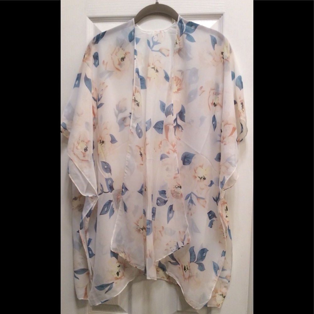 One Left! Final Price! Floral Kimono! NWOT